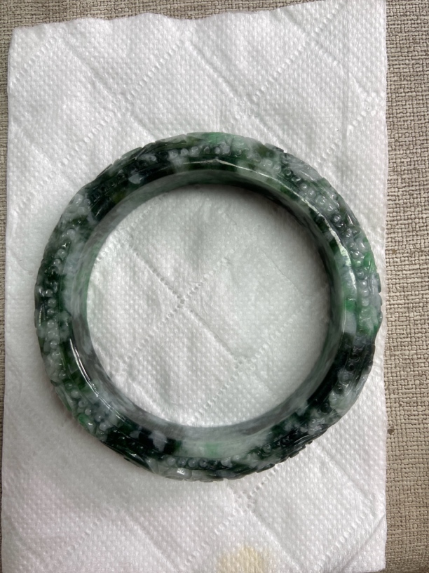 玉如军意翡翠珠宝