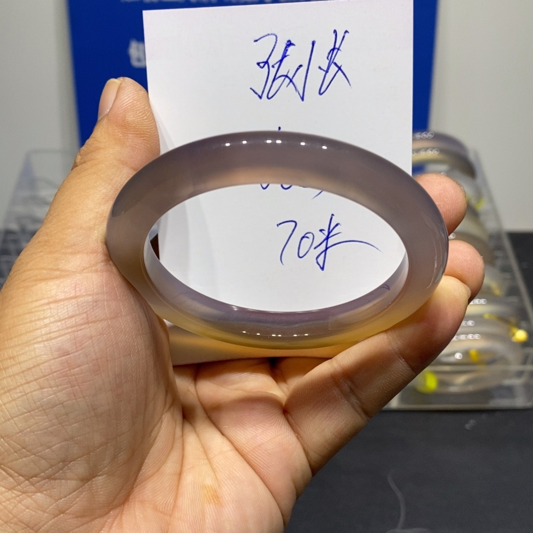 张****玛瑙/玉髓未镶嵌手镯