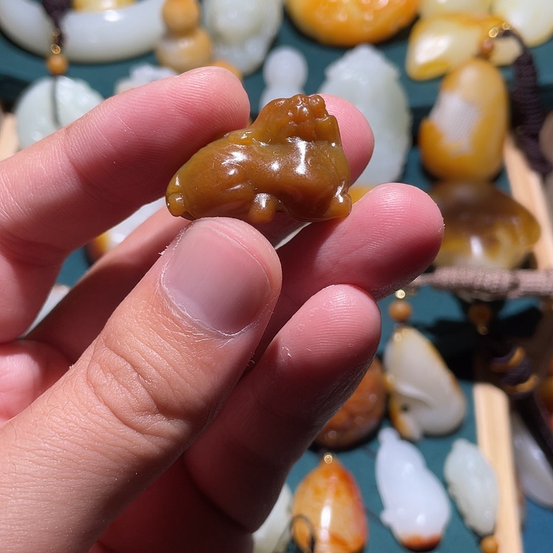 和田玉未镶嵌挂件K****?