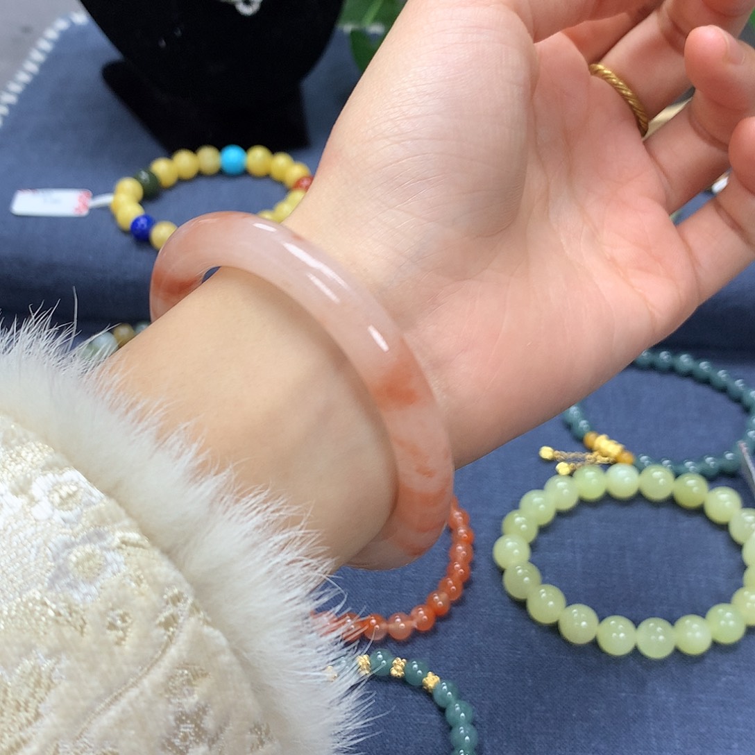 石英质玉手镯未镶嵌os