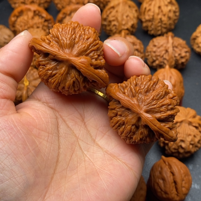 【闪购商品】文玩核桃把件46篓子