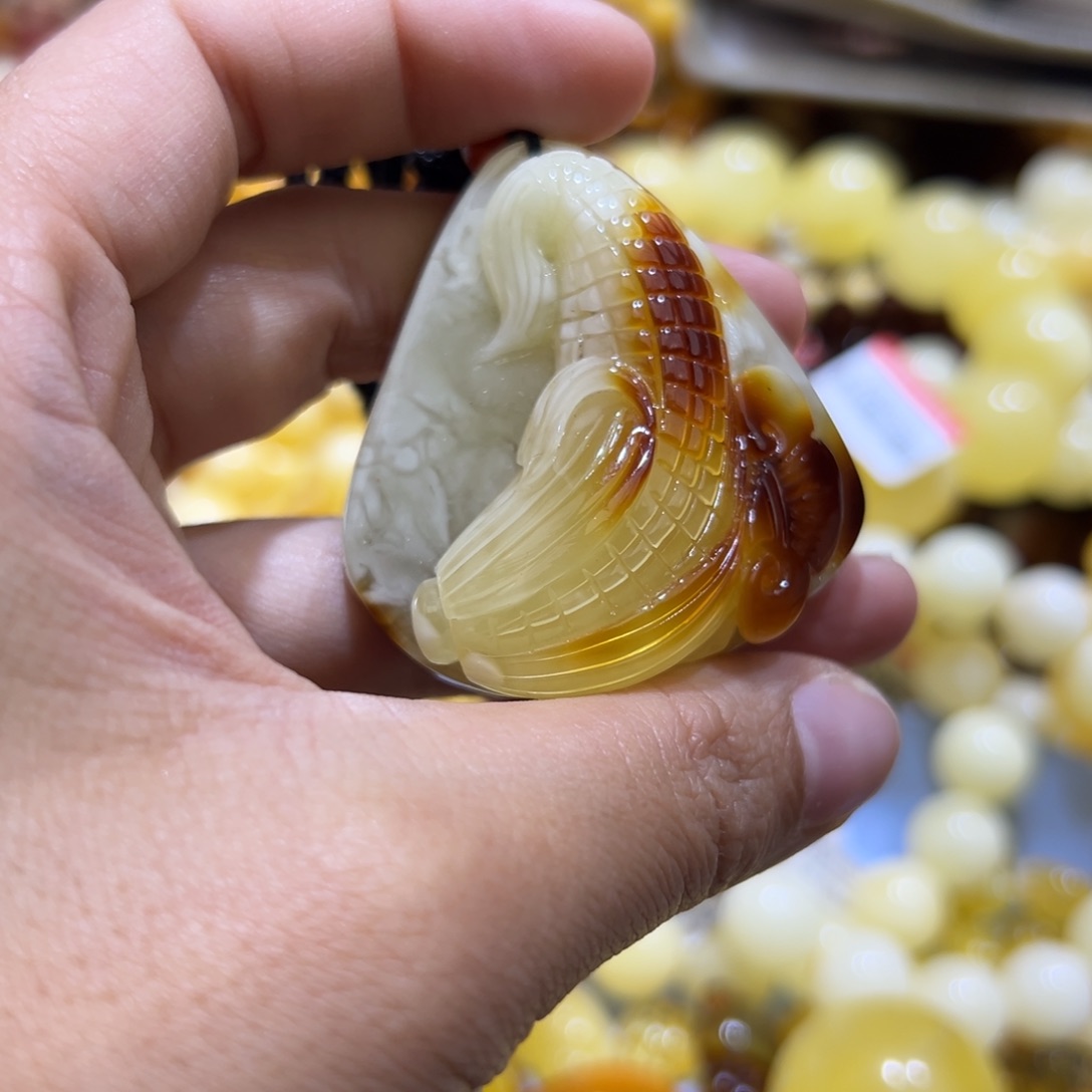 琥珀珠宝奇石未镶嵌