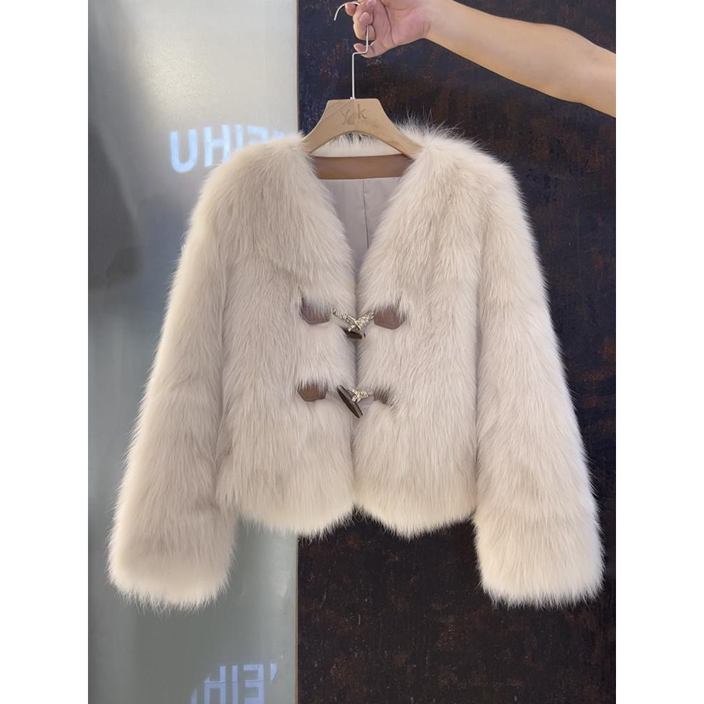 白色女装小香风人造皮草外套女短款2025冬新款牛角扣海宁韩版高腰