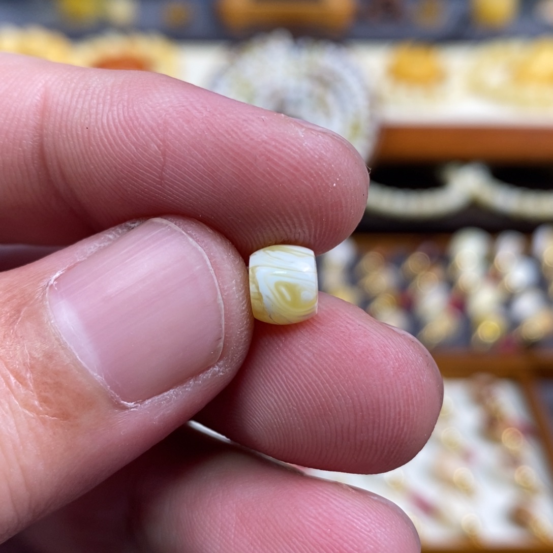 蜜蜡未镶嵌裸石配饰尺寸7,2