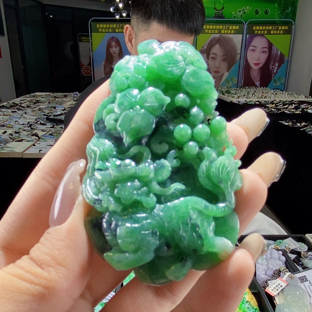 颈饰未镶嵌翡翠翡翠