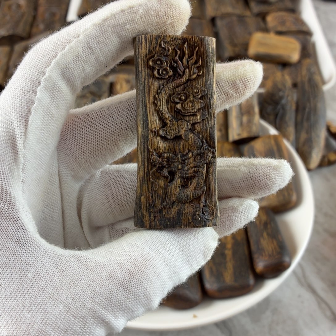 沉香沉香碎屑龙牌雕刻牌福利价