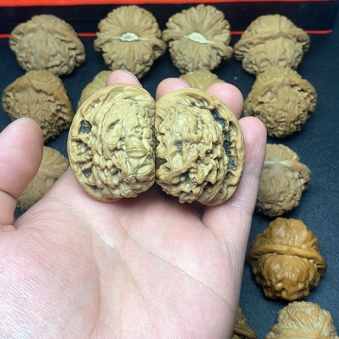 文玩核桃把件座山雕