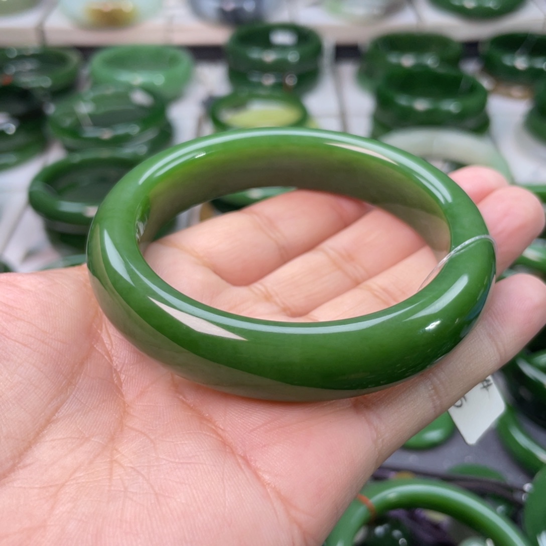 和田玉（碧玉）手镯未镶嵌