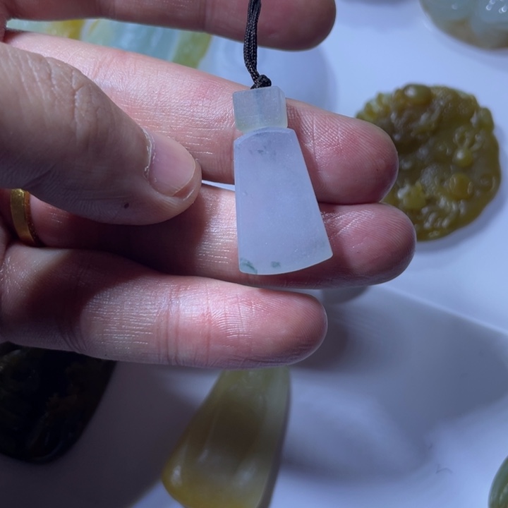 定制翡翠未镶嵌不退不换