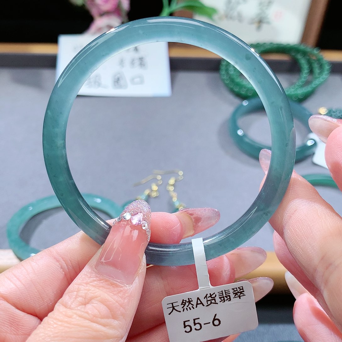 翡翠手镯（圆镯）未镶嵌