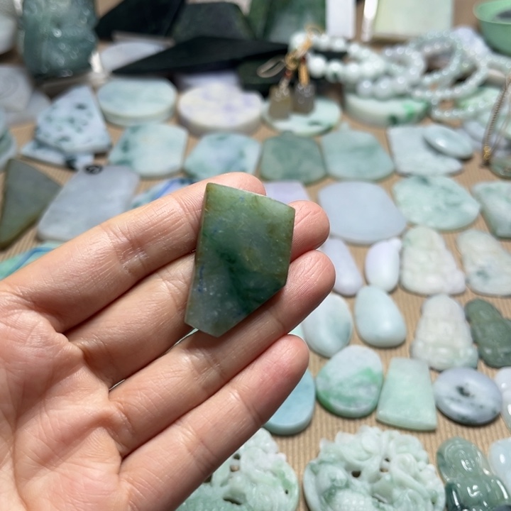 上***福定制翡翠未镶嵌A货