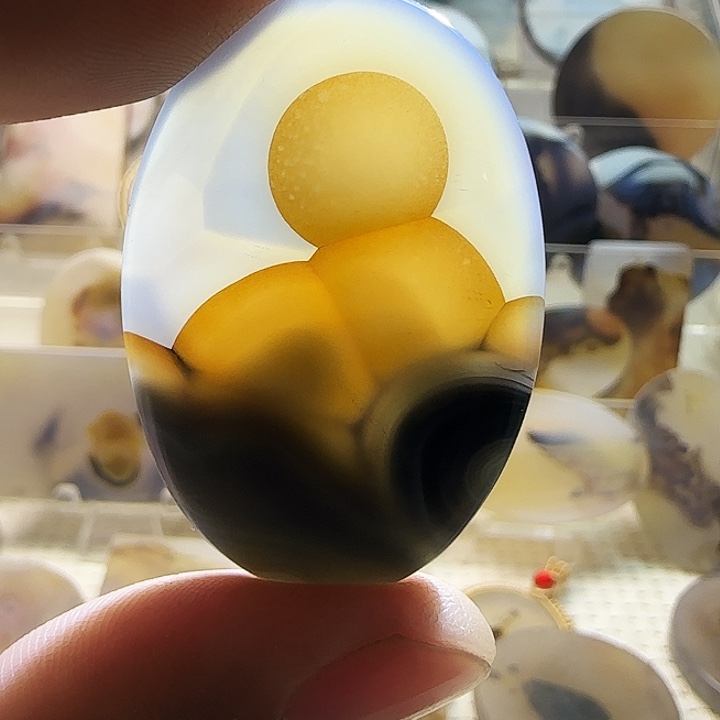 伊***5玛瑙/玉髓未镶嵌珠宝奇石