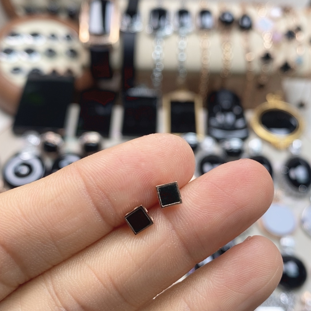 翡翠18K金镶嵌耳饰