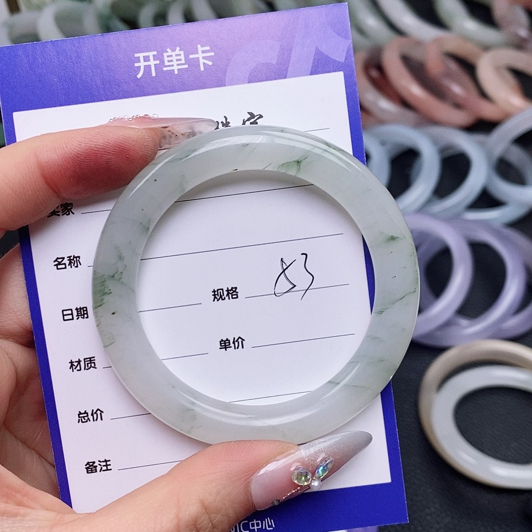 石英质玉手镯未镶嵌