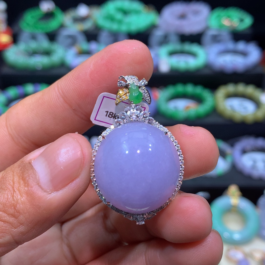 翡翠18K金镶嵌颈饰