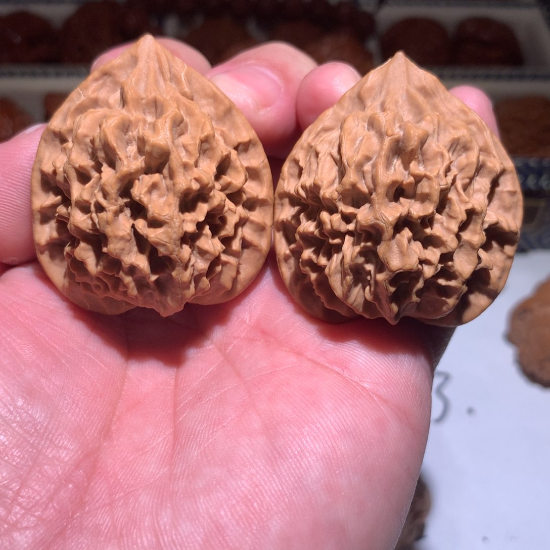 文玩核桃把件画****店太行山龙纹鸡心