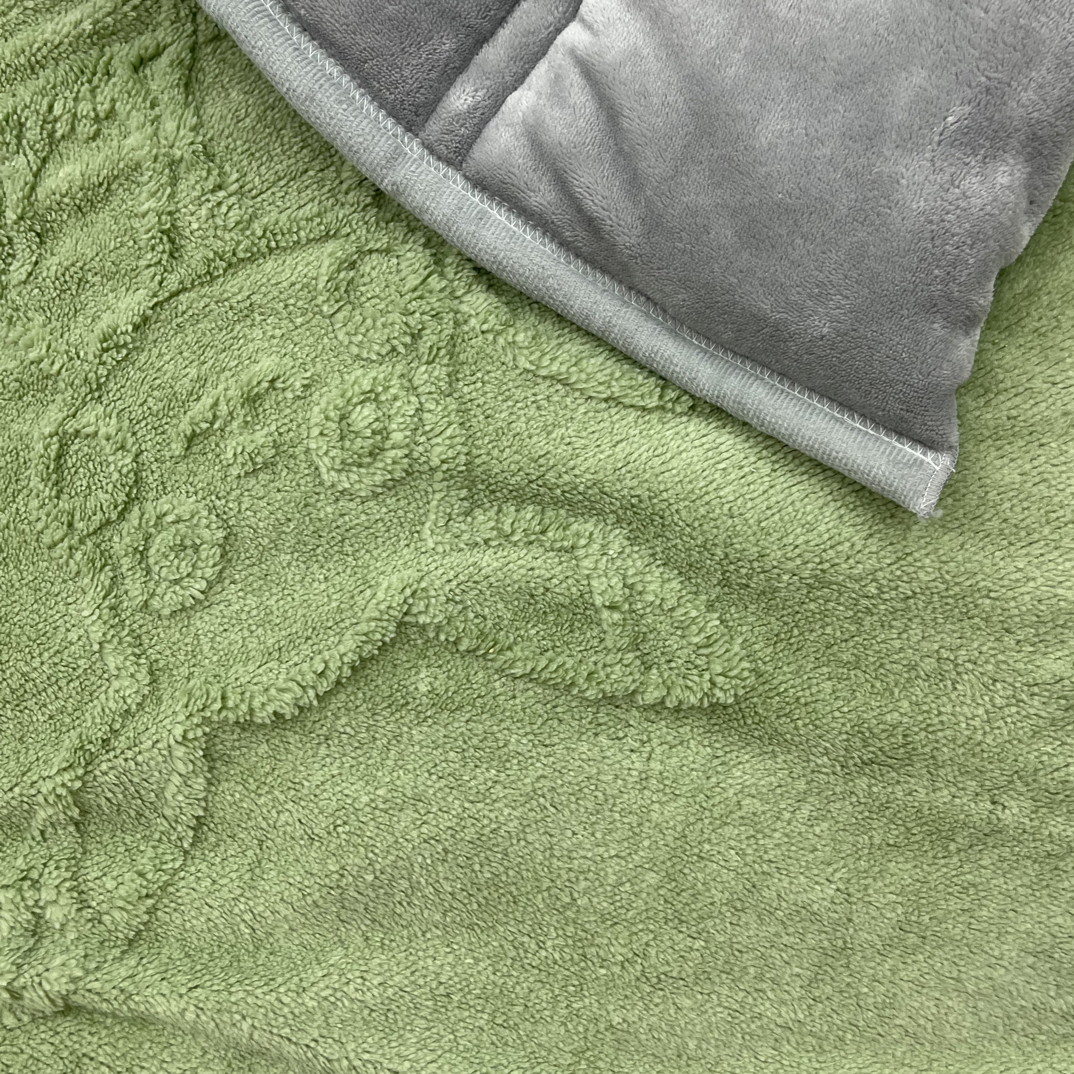 皮卡丘180*200cm阳离子提花工艺石墨烯发热被子亲肤柔软