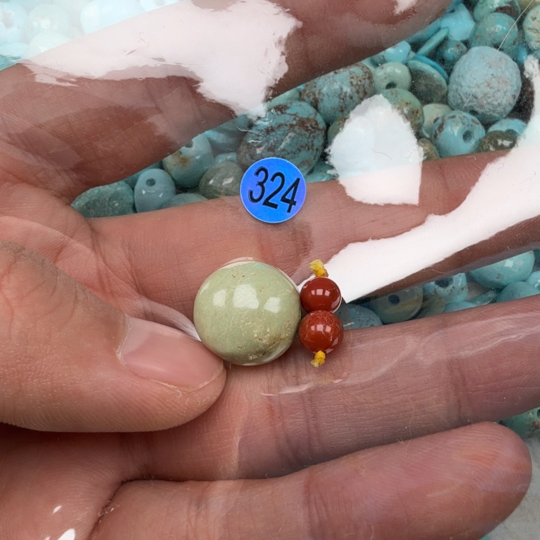 南红玛瑙未镶嵌珠宝奇石