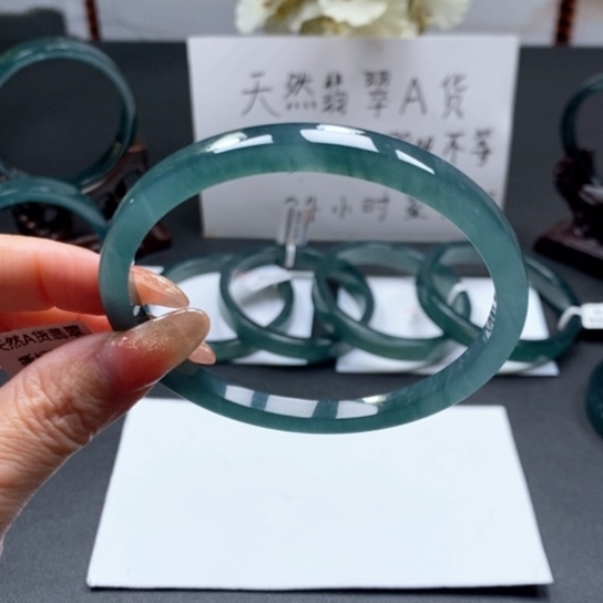 翡翠手镯未镶嵌蜡***新68尺寸