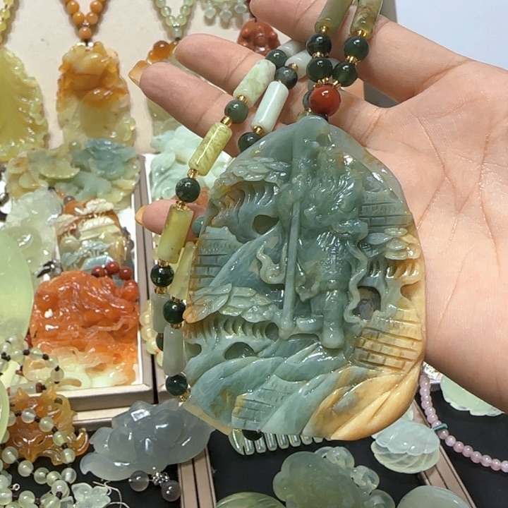 蛇纹石玉未镶嵌吊坠