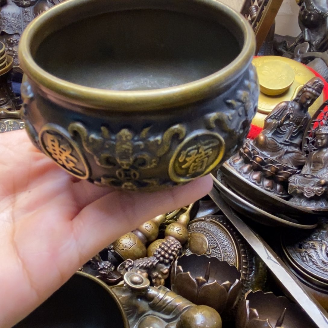 铜器摆件做工精良