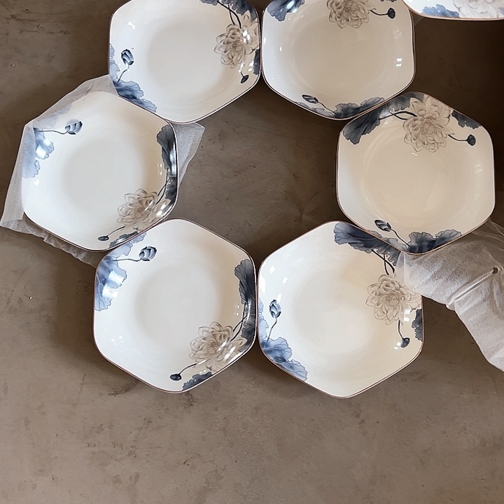 微瑕介意勿拍不退不换 荷花金边六角盘6只