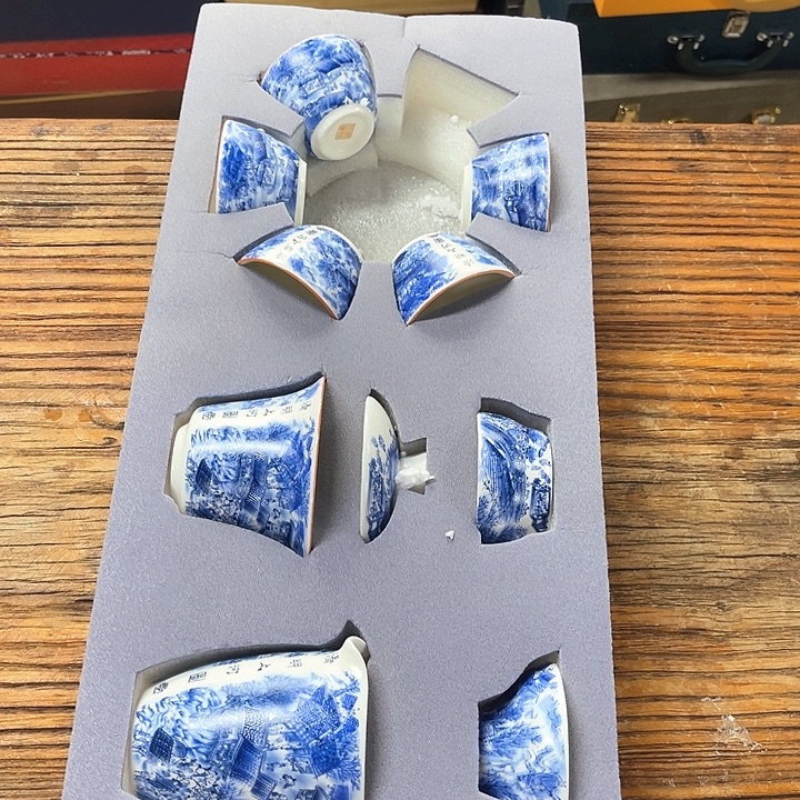 孤品茶具套装等。      