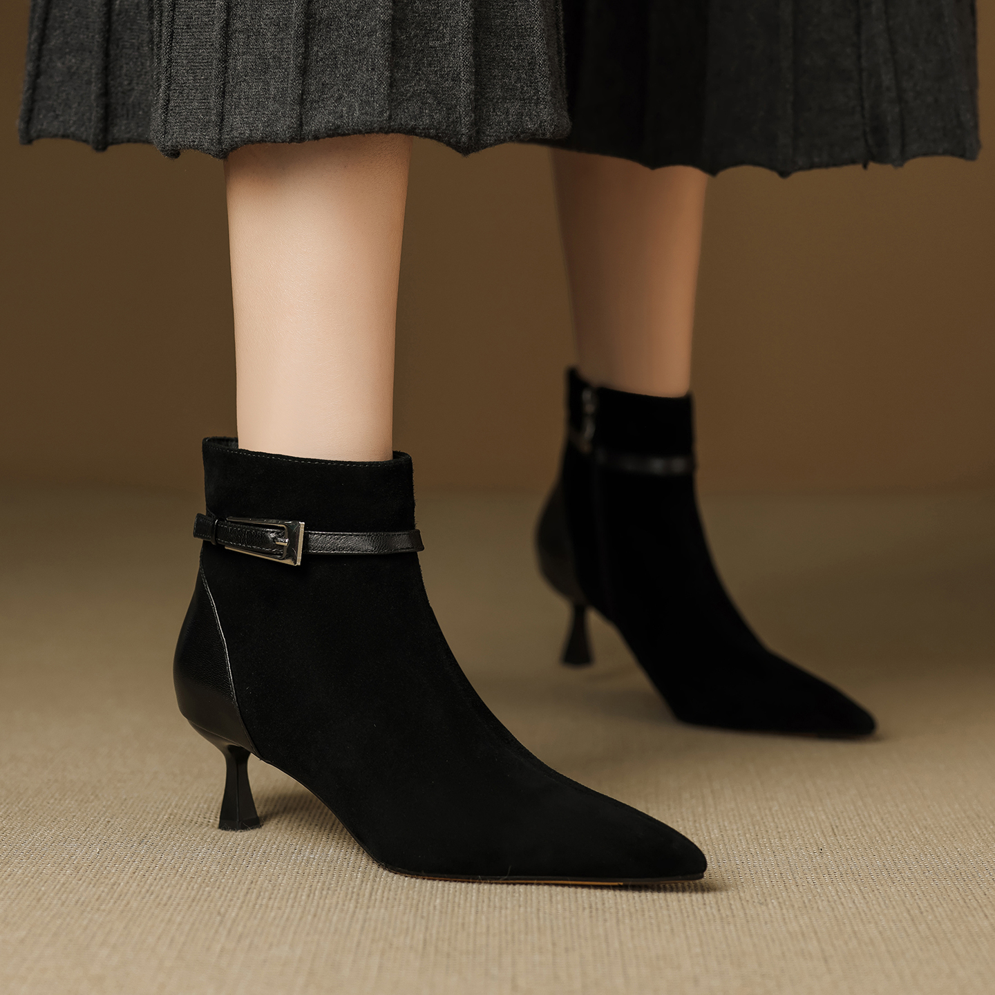 羊皮5cm秋冬细跟尖头法式简约时装靴 真皮裸靴黑色气质高跟短靴女