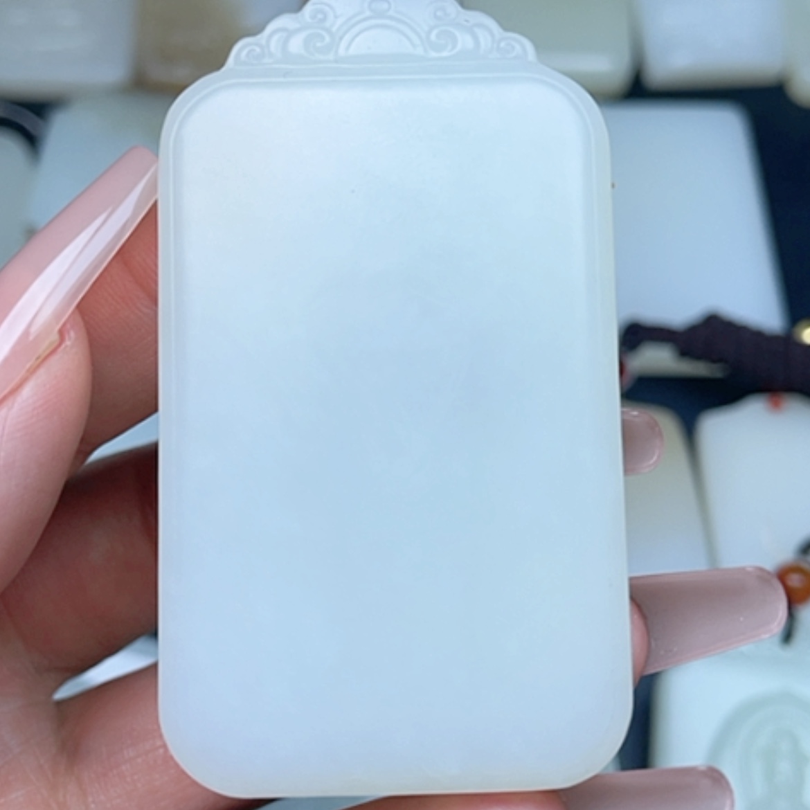 【闪购商品】颈饰未镶嵌和田玉