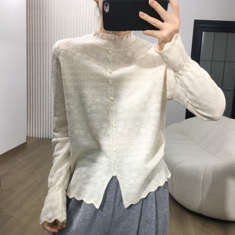 别致减龄半高领开叉纽扣蕾丝花边针织衫春装百搭长袖内搭打底衫女