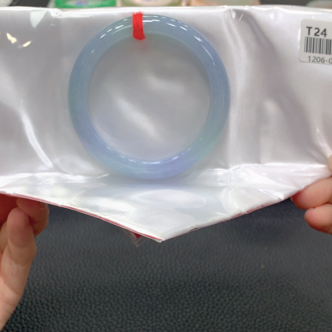 翡翠未镶嵌手镯6号