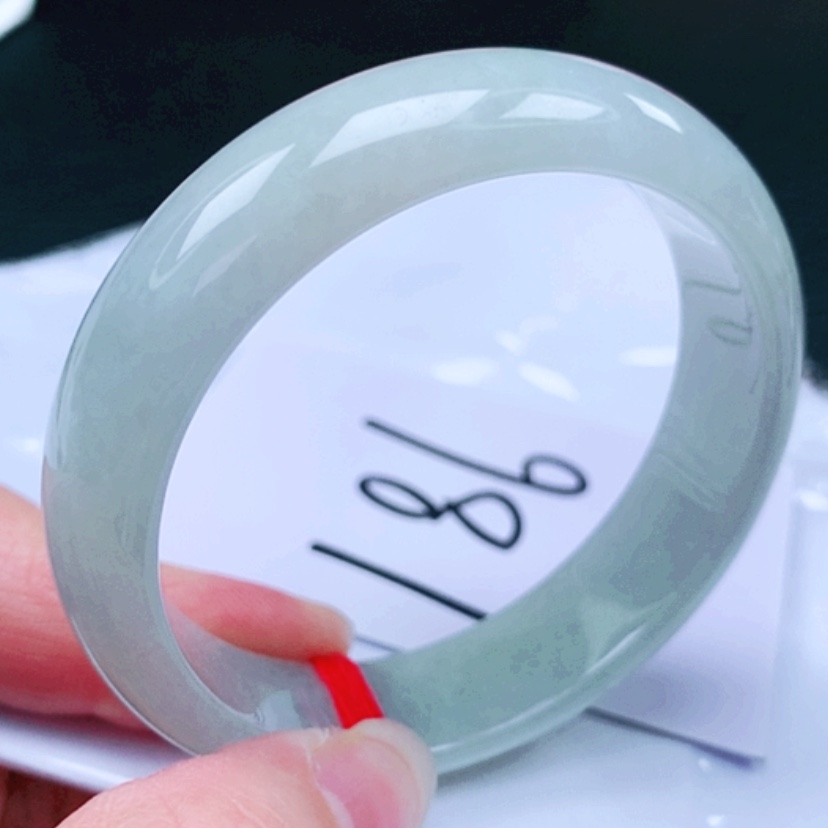 【闪购商品】翡翠手镯未镶嵌56圈