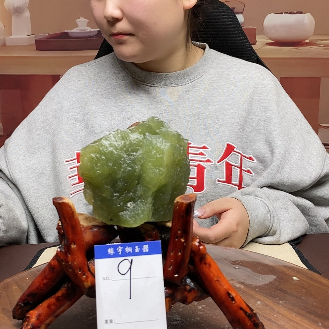 蛇纹石玉原石未镶嵌