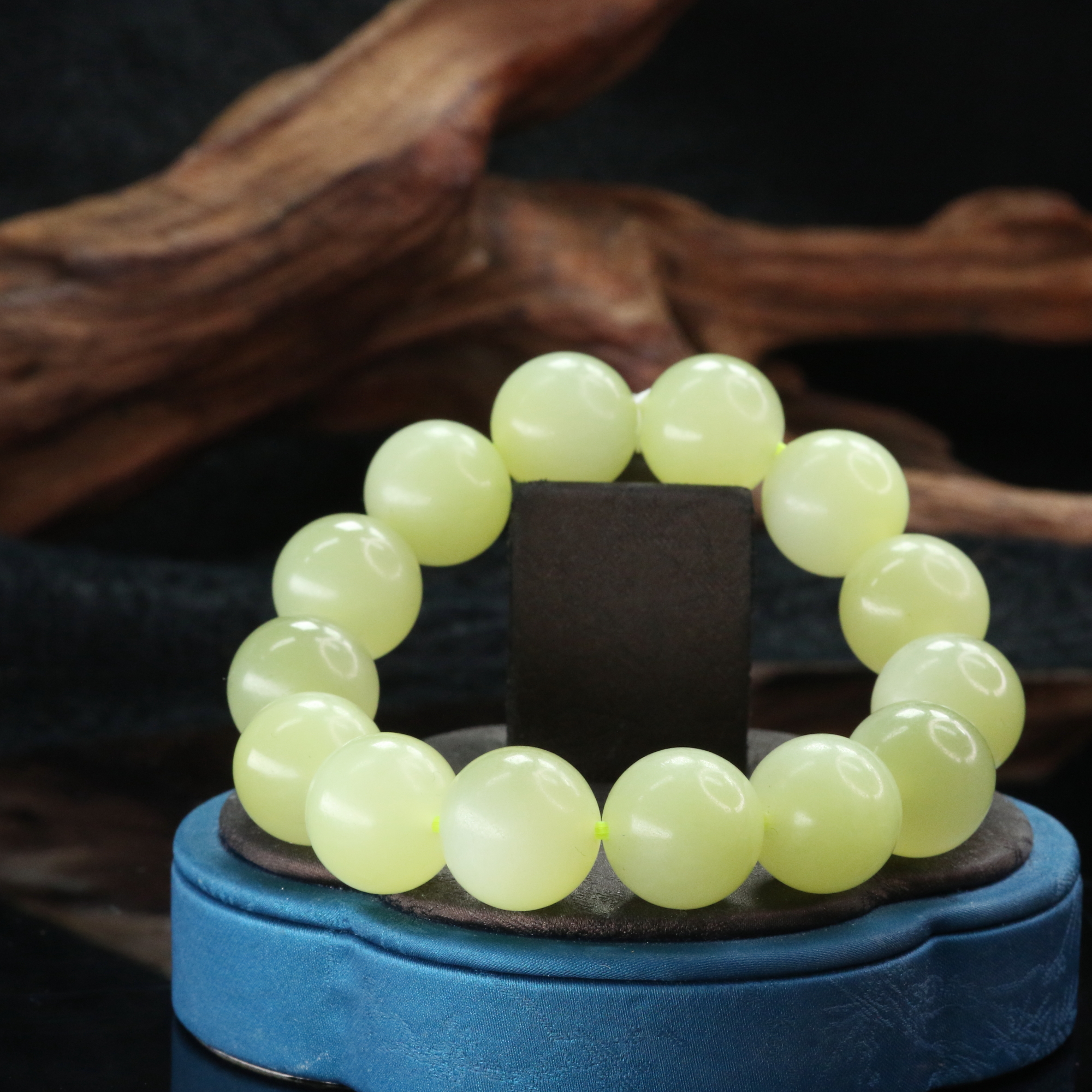 33和田玉黄羊脂带猫手串/000810上海嘉禾拍卖