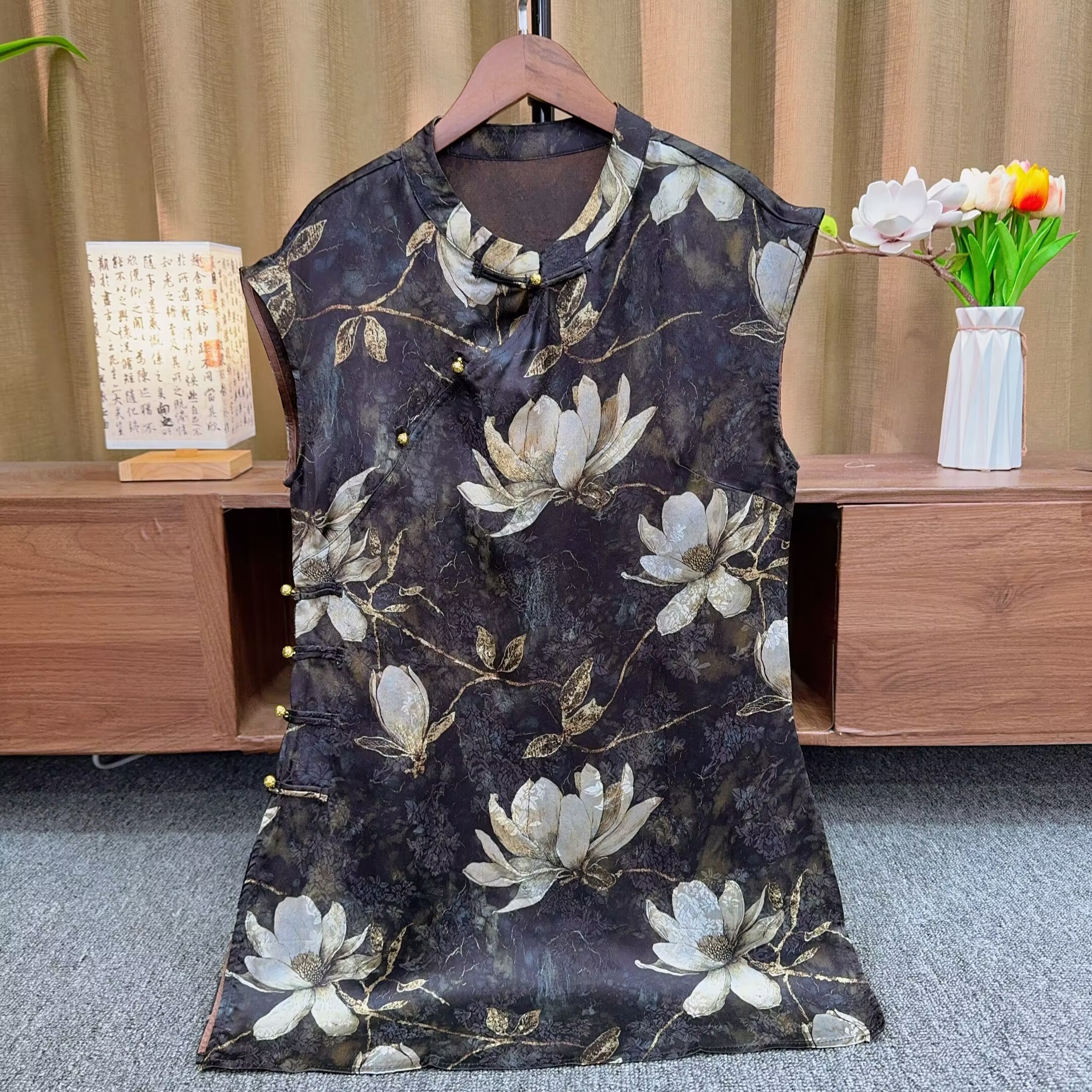 『黑金花语』新中式花色奥黛斜襟高订无袖2025新款国风时尚斜襟上衣