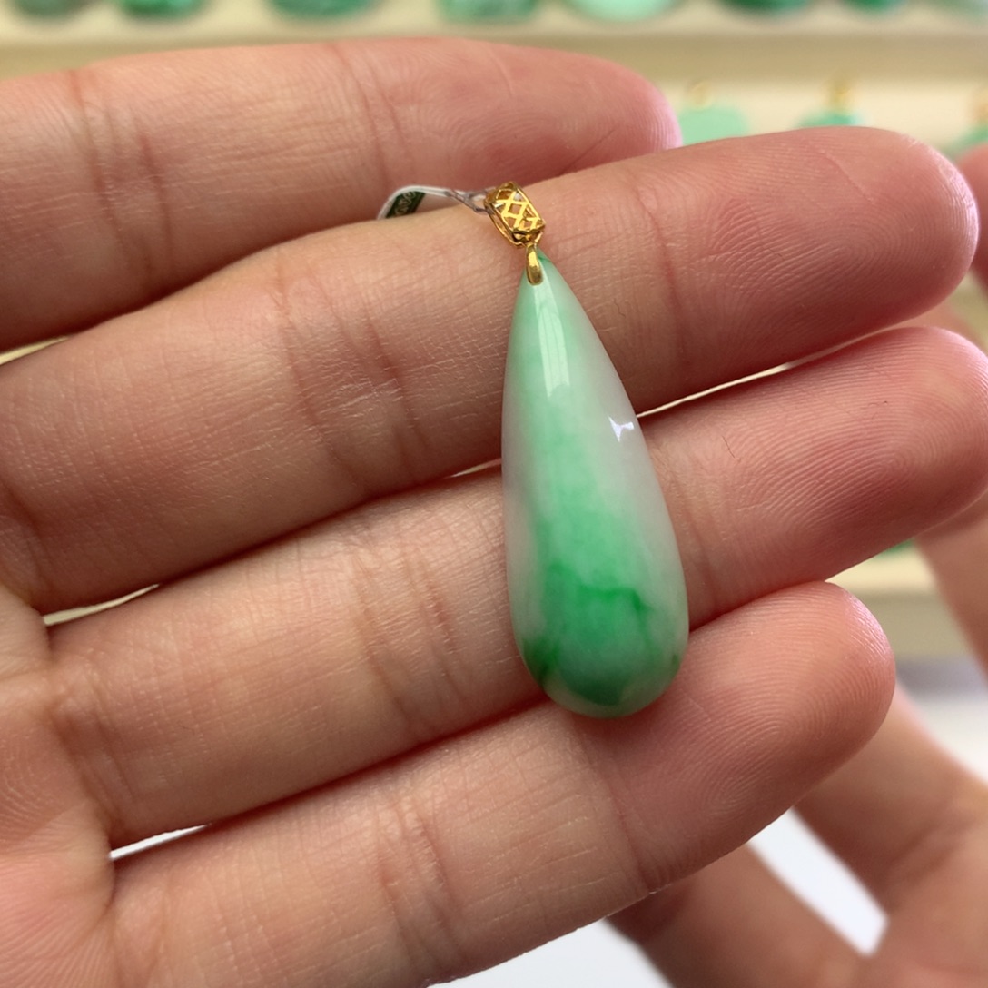 翡翠颈饰18K金镶嵌挂件