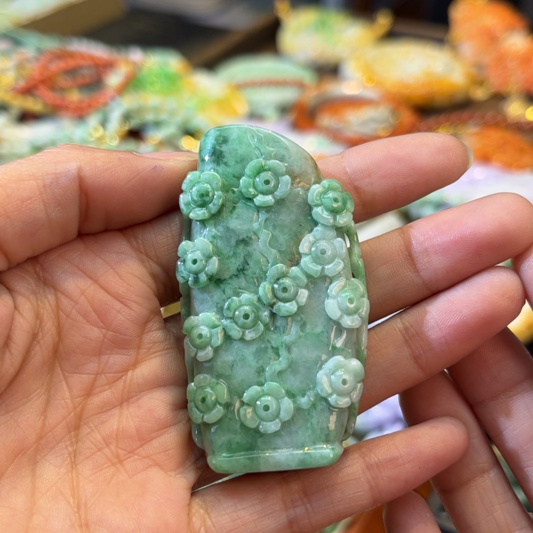 翡翠颈饰未镶嵌待编款