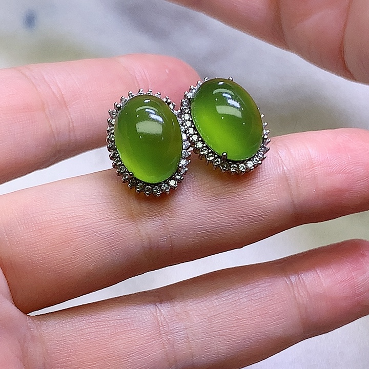 虚***白蛇纹石玉银S925镶嵌耳坠