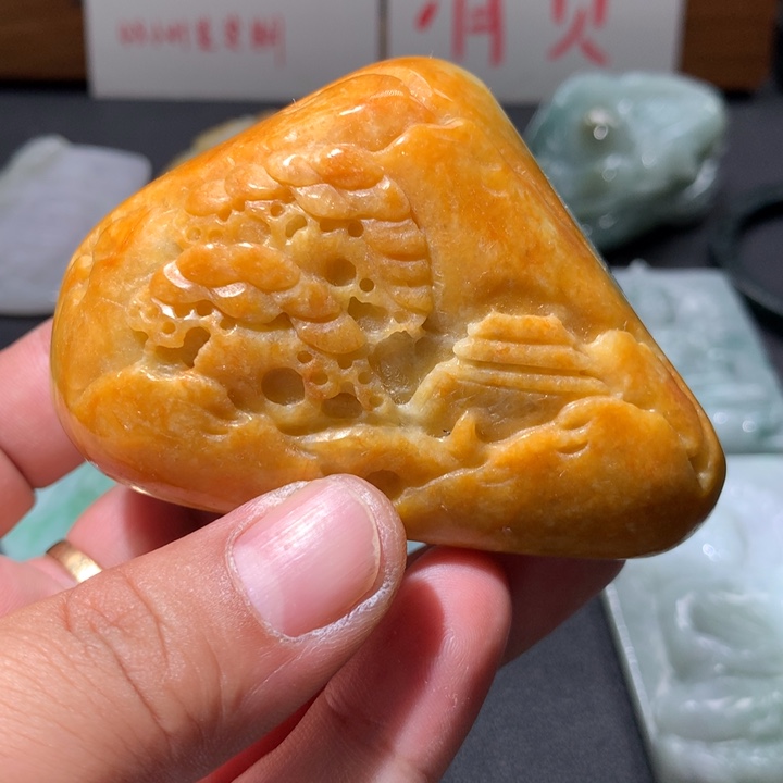 翡翠未镶嵌颈饰保真天然a货翡翠