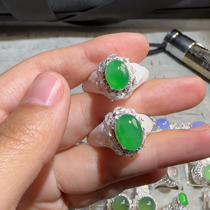 定制翡翠未镶嵌翡翠