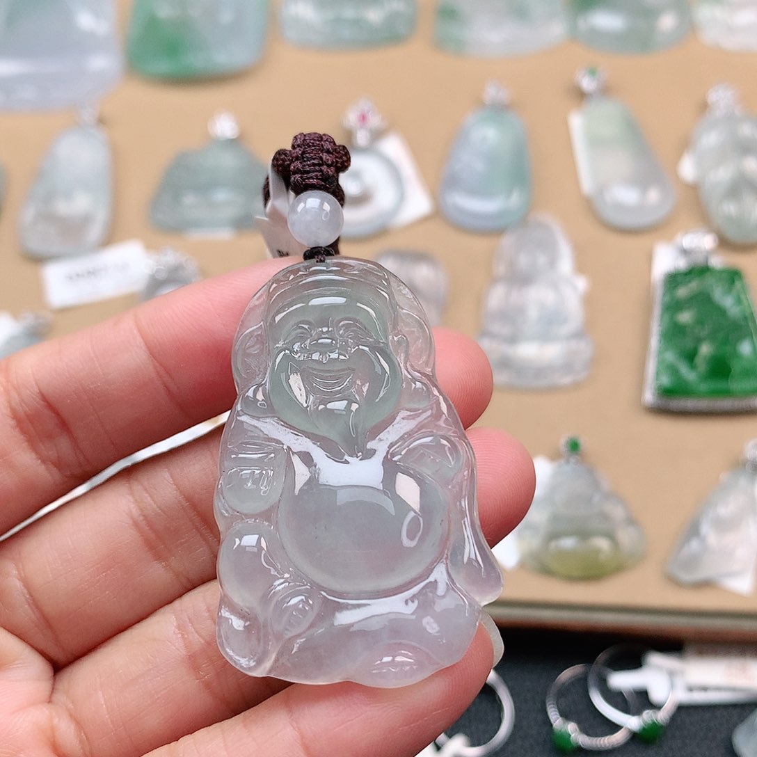 翡翠颈饰未镶嵌财神爷