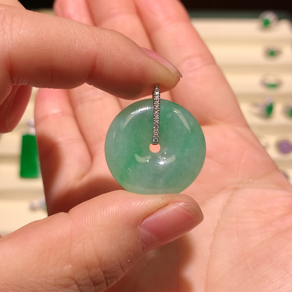 【闪购商品】翡翠颈饰18K金镶嵌莫桑钻