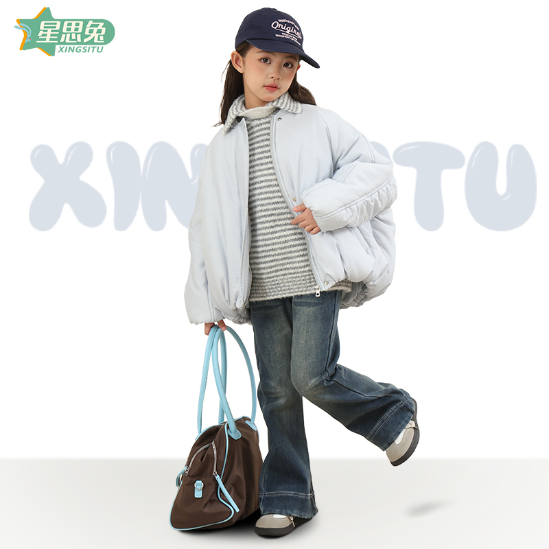 女童秋冬休闲时尚保暖穿搭浅蓝棉服微喇牛仔裤套装