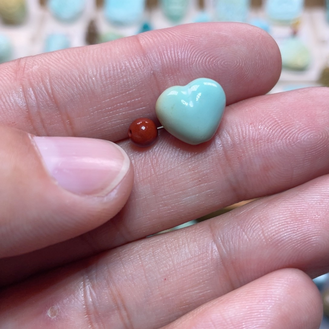 南红玛瑙配饰未镶嵌白***?