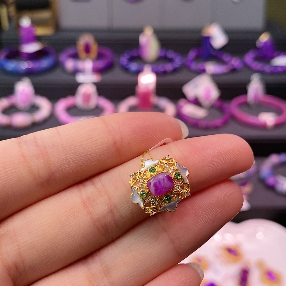 苏纪石（舒俱来）18K金镶嵌吊坠(不含链)