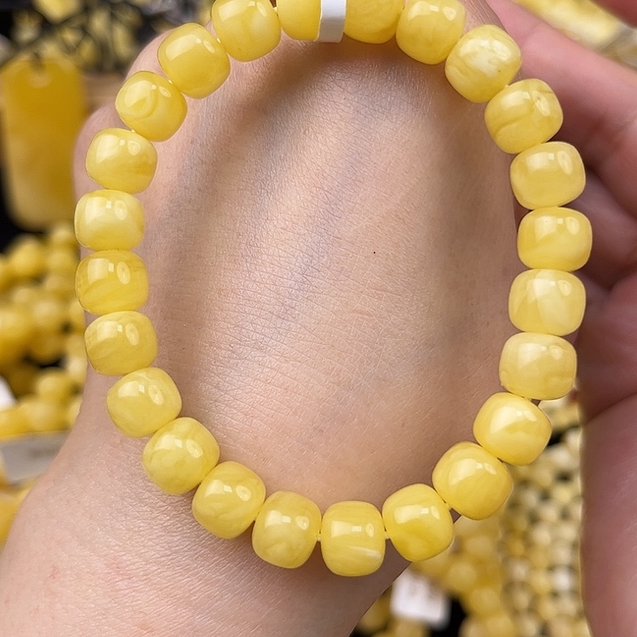 琥珀未镶嵌颈饰琥珀