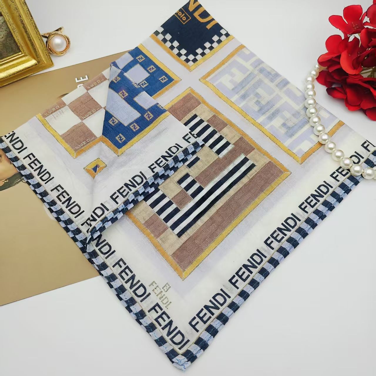 95新 FENDI/芬迪 海囤/芬迪/丝巾/YY05606