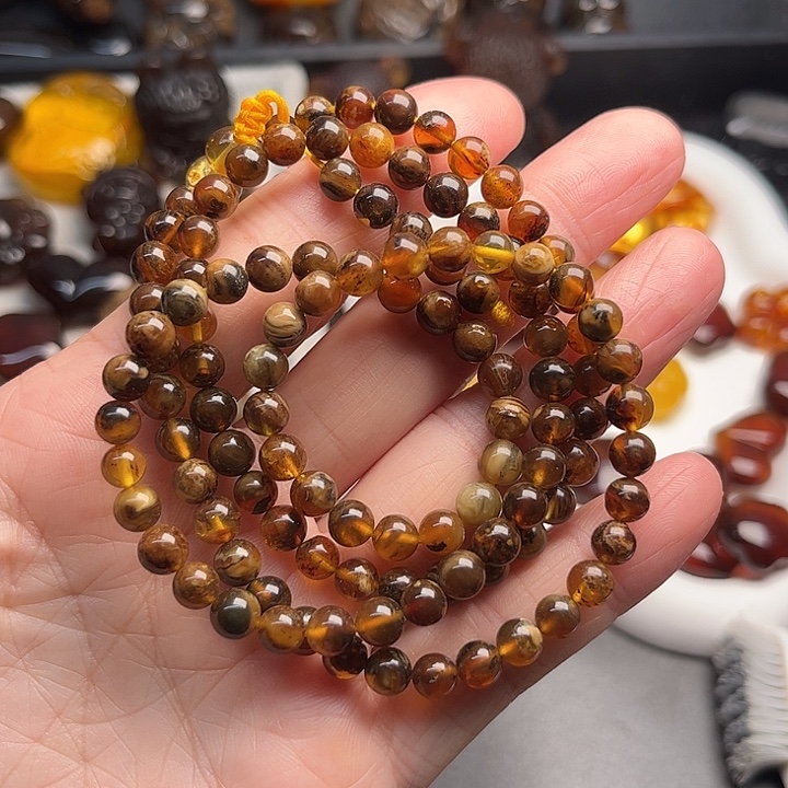 未镶嵌颈饰琥珀根珀