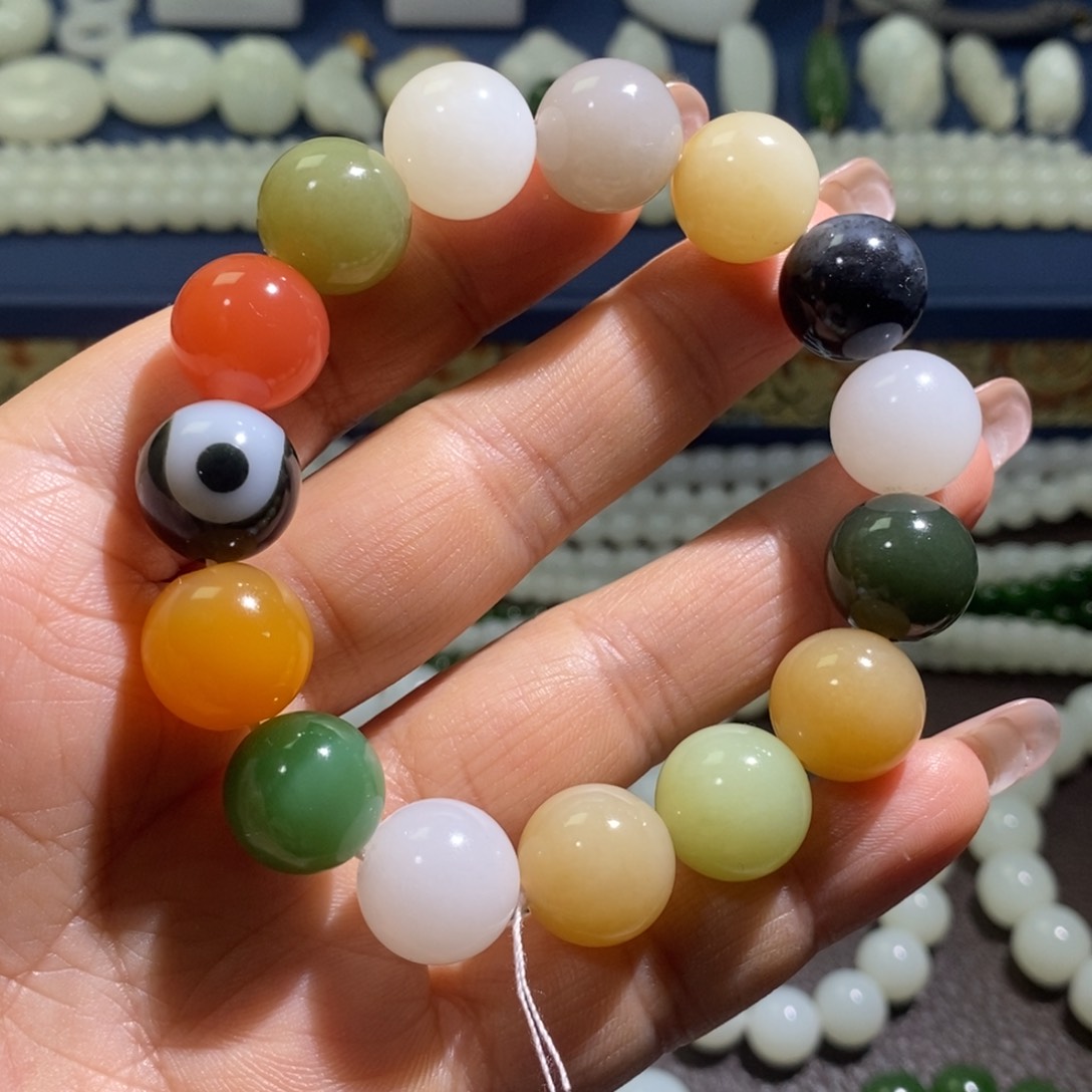 和田玉手链未镶嵌有**人