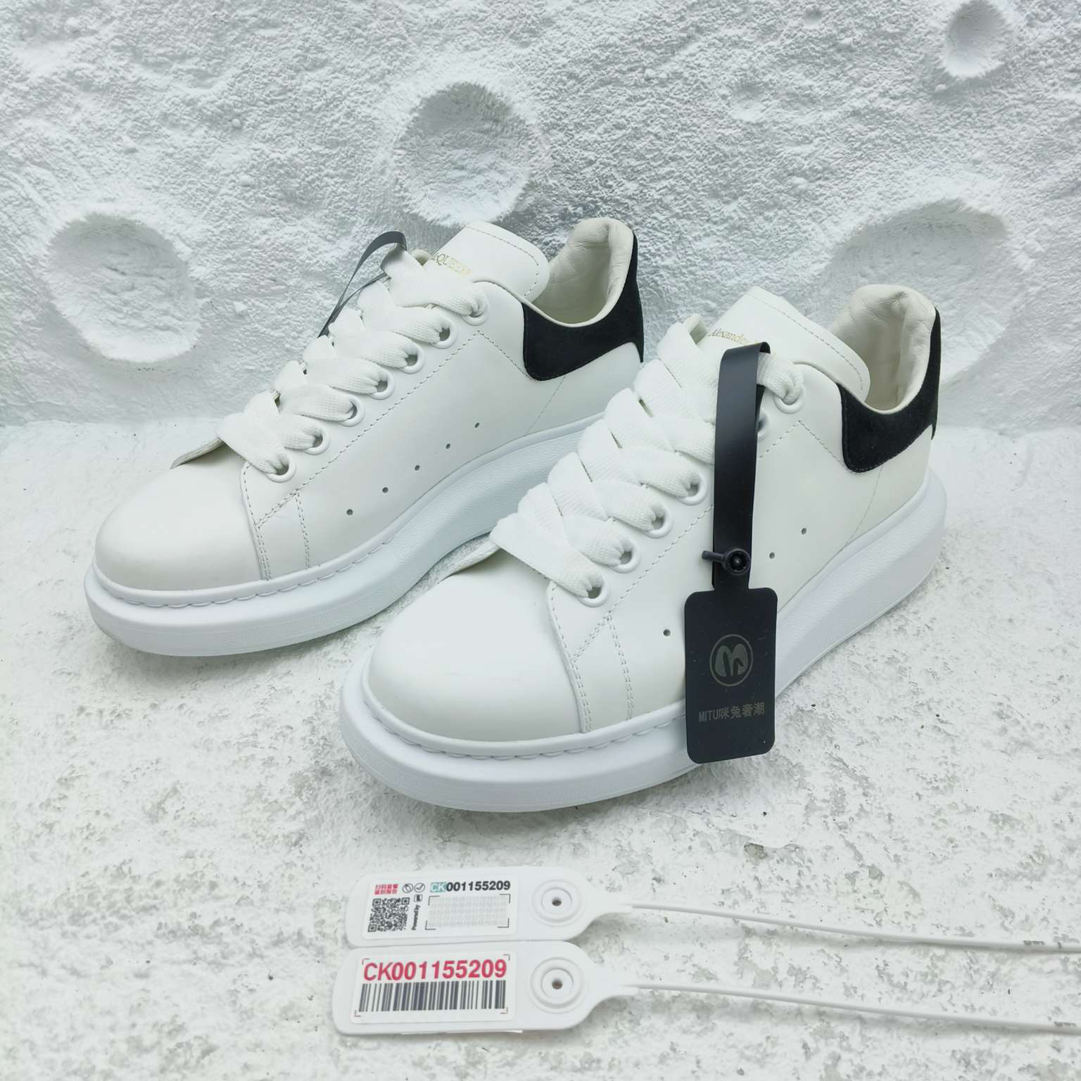 99新 Alexander McQueen/亚历山大·麦昆 38码/黑尾休闲运动鞋鞋/